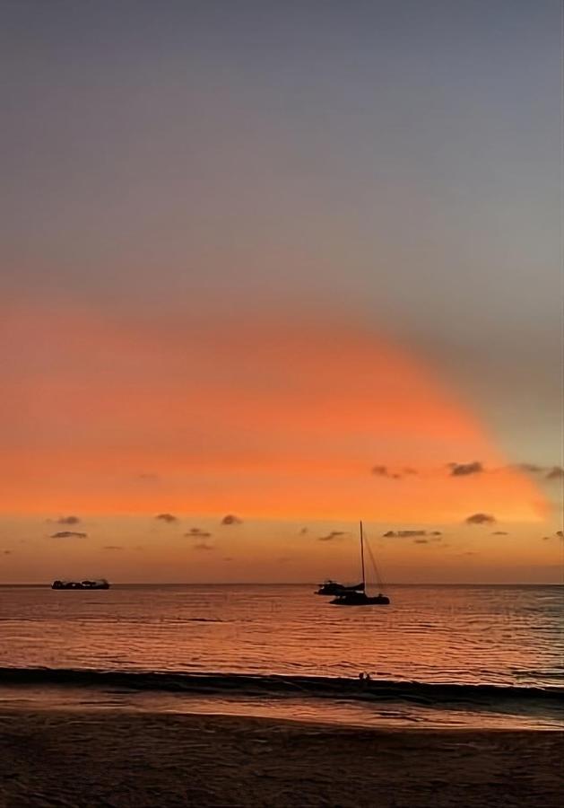 Triple J Hometel Bang Tao Beach  Buitenkant foto